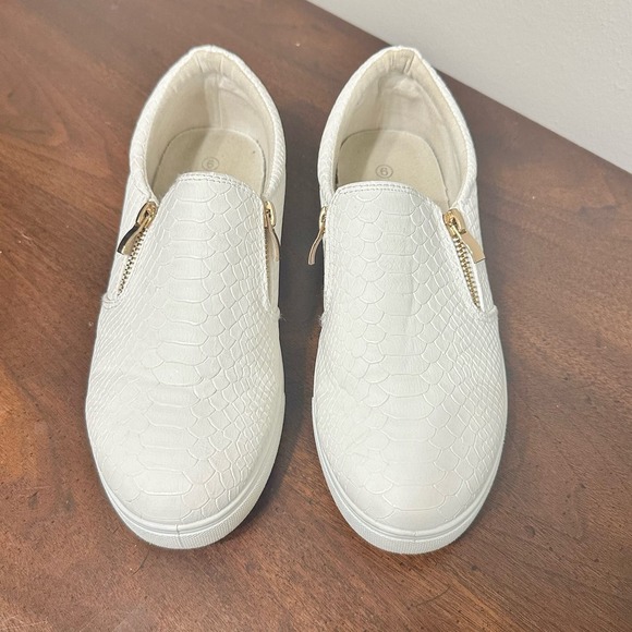 Krush White Zip Slide On Shoes Mens 6 /‎ Womens 8W Vegan Leather Snake Embossed - Picture 2 of 7